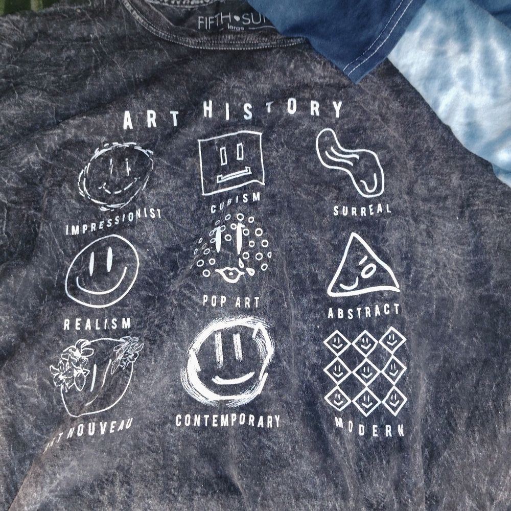 Bundle Of 3 Unique Graphic Tee Medium/Large Astrology, Animal, Art - Picture 3 of 10
